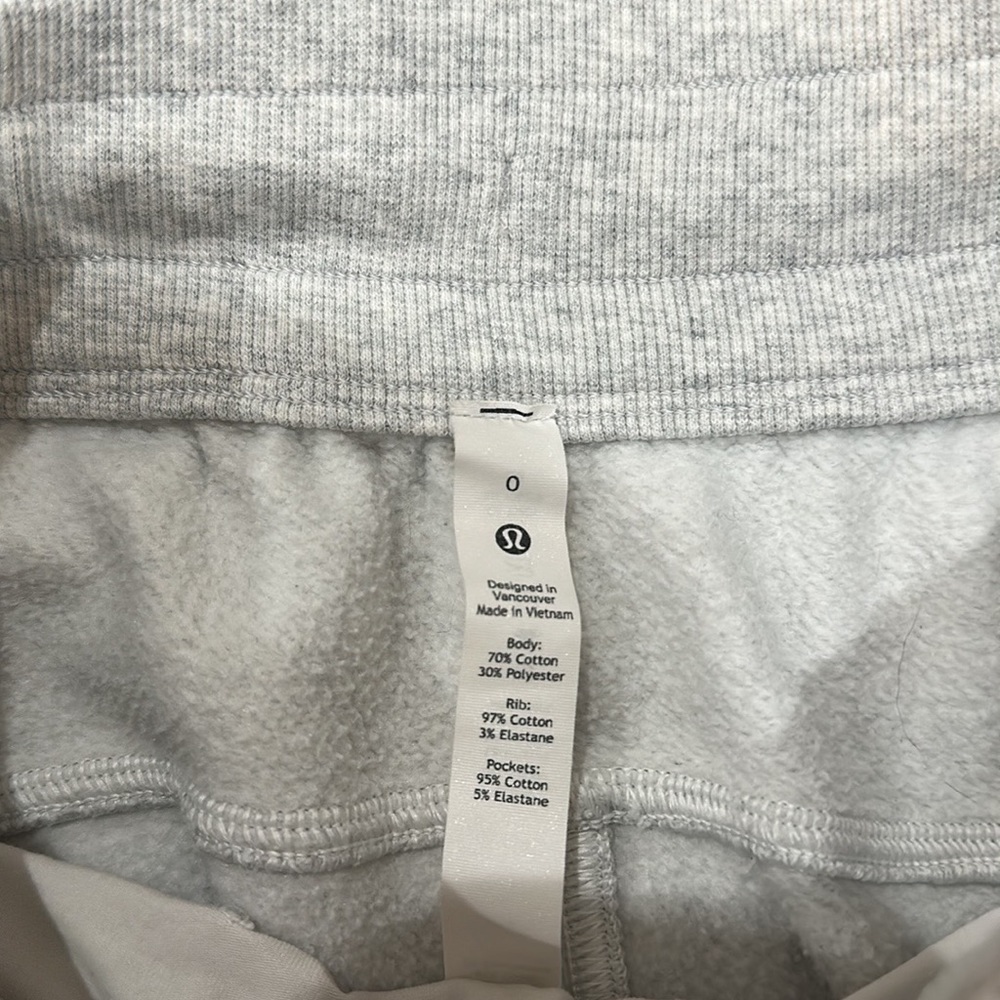 LULULEMON Women’s Scuba High-Rise Jogger in Ultra Light Grey - Picture 3 of 6